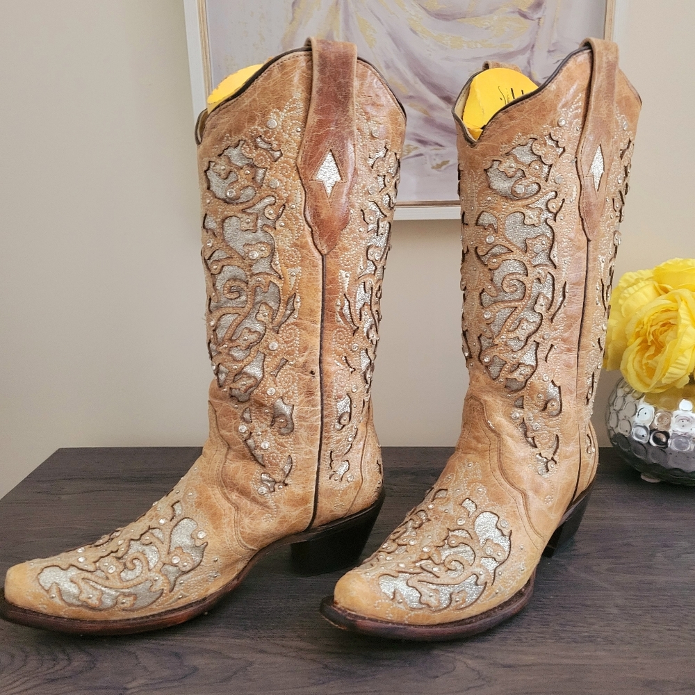 Beautiful Corral Tan Glitter Inlay Boots with Studs